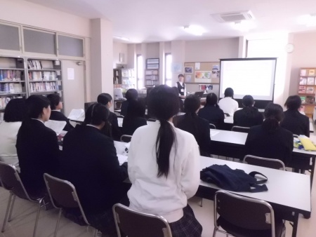 都城聖ドミニコ学園(３年生)講義の様子